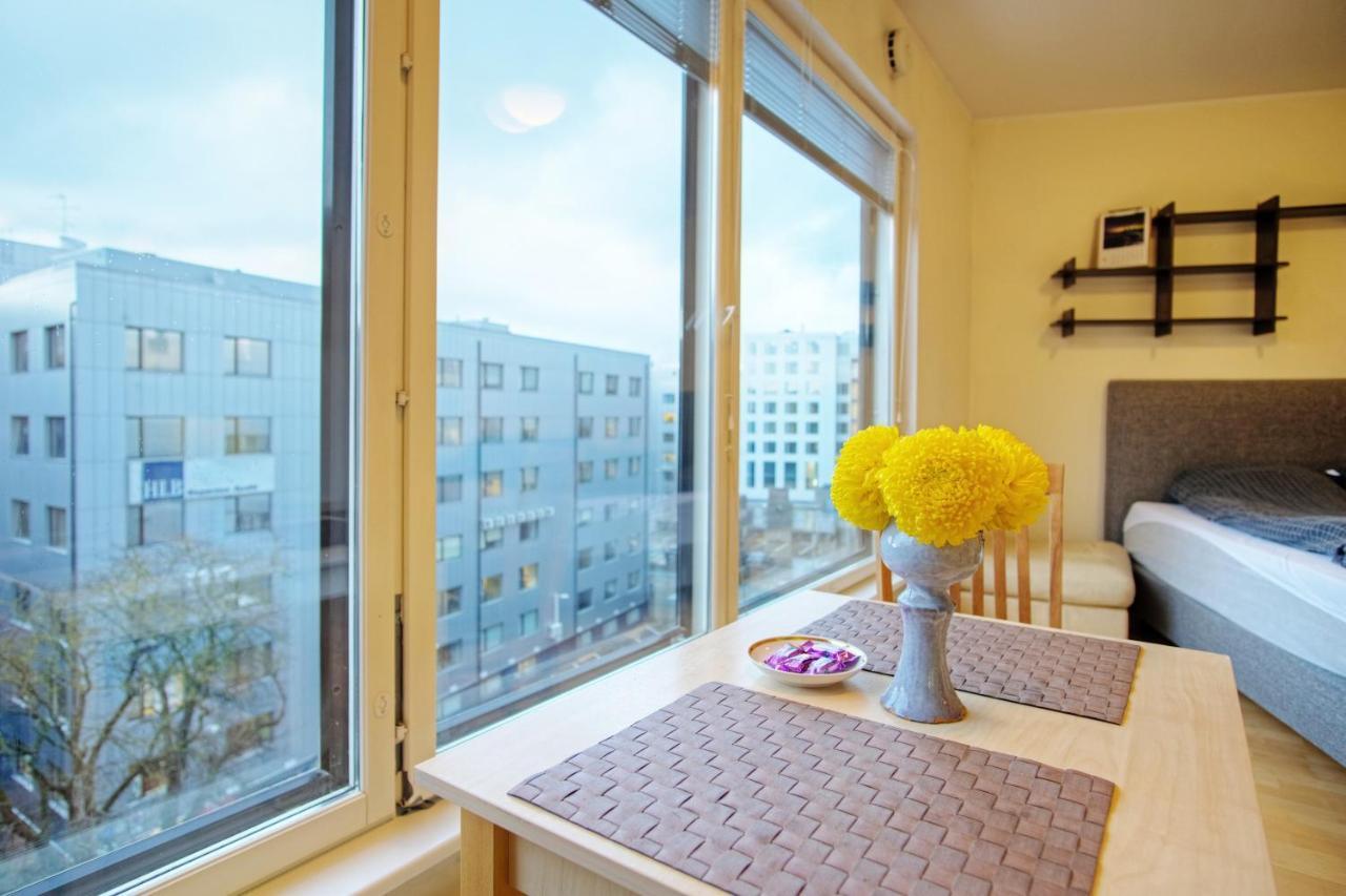 Studio Apartment In Quiet Heart Of Everything Tallinn Ngoại thất bức ảnh